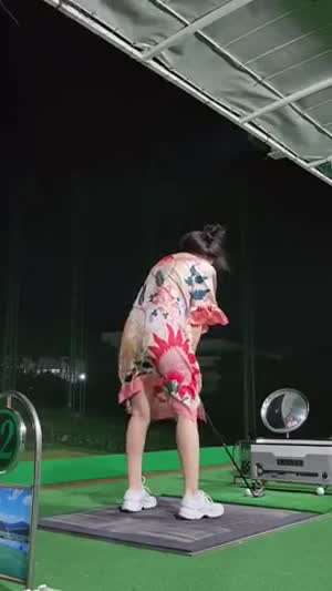 치마가 달라 붙어서 좀 난감한 상황