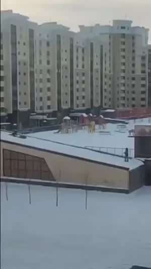 동네 눈썰매장 풍경