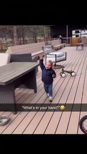 공수래 공수거 하는 아이