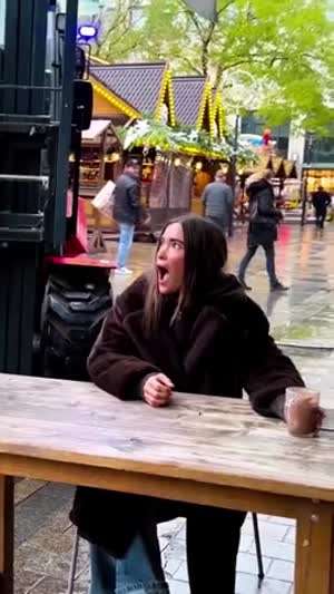 주문하신 음식 나왔습니다