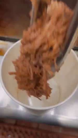 sns에서 퍼지고 있다는 미국식 육개장 라면 레시피.gif