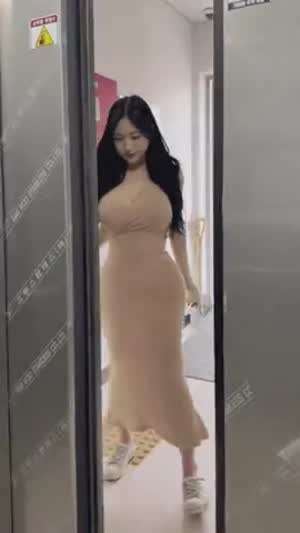 미시룩의 그녀.gif