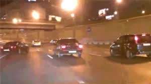 오빠! 부모님 지금 여행 가셨어.gif