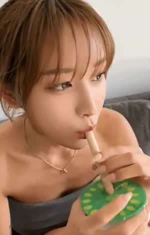 남 먹던걸 어떻게 먹어!.gif