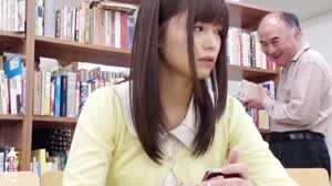 도서관에서 마주치면 안되는 할아버지.gif