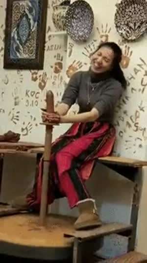 뭔가 아는 처자.gif