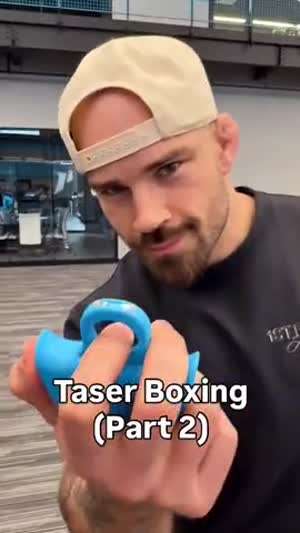 1000만뷰 나왔다는 테이저복싱 영상