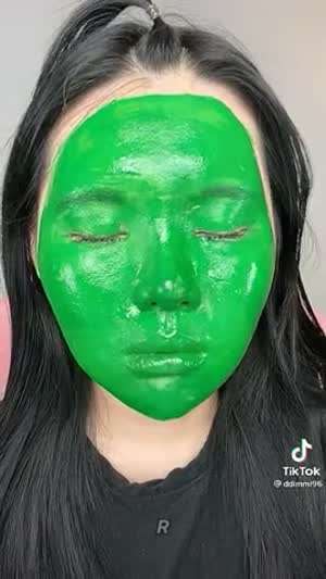 싱크로율 100% 장원영 되기에 도전한 틱톡커.gif