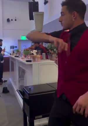 L.A.의 한 이탈리아 바텐더의 묘기