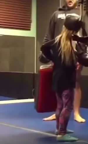 로우킥 해보라는 초딩