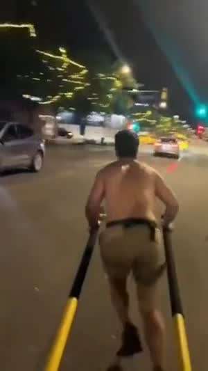 묘기 실패한 인력거꾼 아저씨