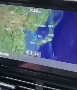 네비 크게 보는 처자.mp4