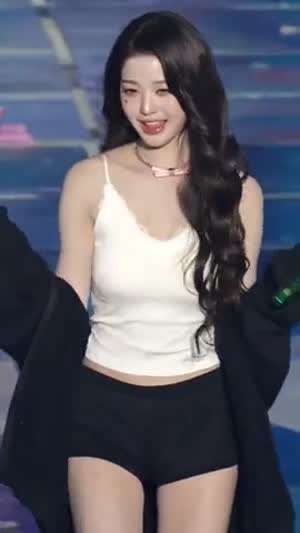 예전 당근에서 거래 되던 장원영 짭포카.jpg