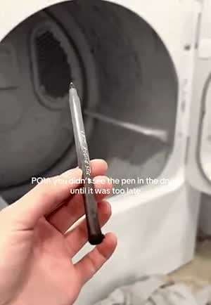건조기에 실수로 펜 넣고 돌림...