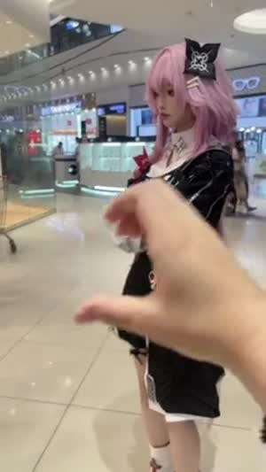 코스어에게 하트를 요청했다