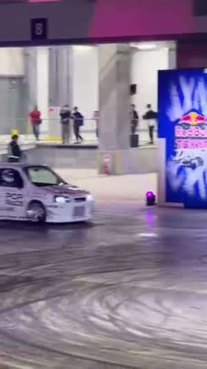 아주 쪼매난 자동차