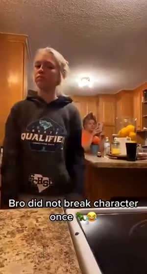 닭?에 빙의된 남동생