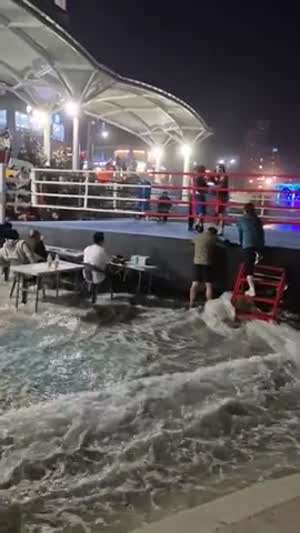 부산 광안리 수변공원 복싱장 근황.mp4