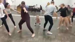 꼬마 에어로빅 강사