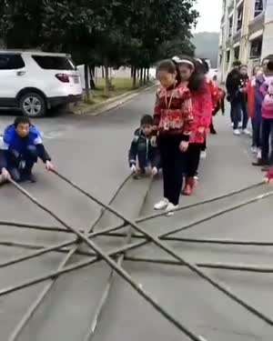 이거 무슨 놀이인지 아는 사람?.mp4