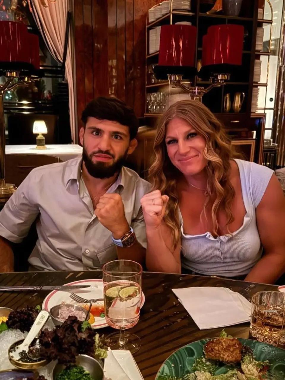 UFC 랭킹 2위도 에겐남 만들어버리는 여자 ㄷㄷ