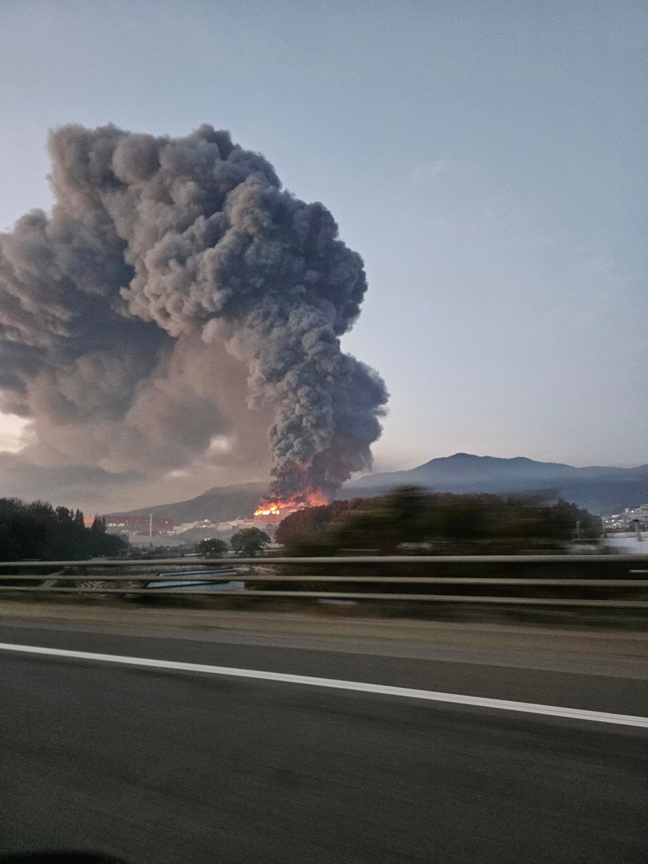[실시간] 천안 풍세 산업단지 이랜드패션 물류센터 화재