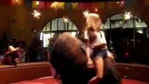 로데오 고수 누나.gif